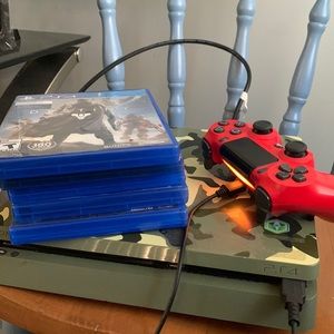 PlayStation 4 camouflage jet